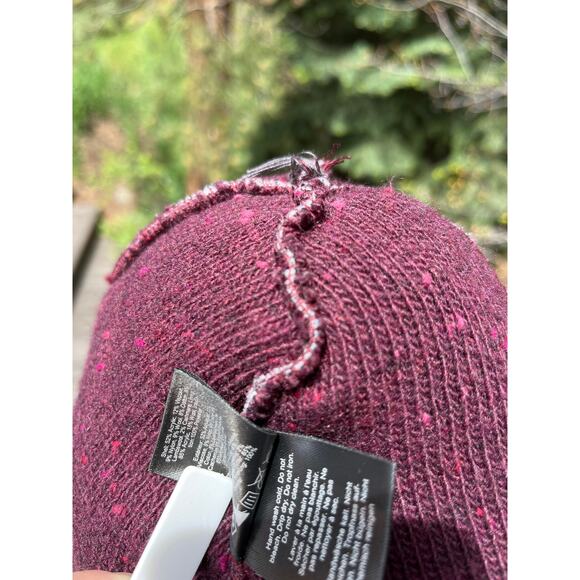 Outdoor Research Effie Primaloft Wool Cashmere Blend Purple Beanie Pom Pom Hat - Picture 8 of 8